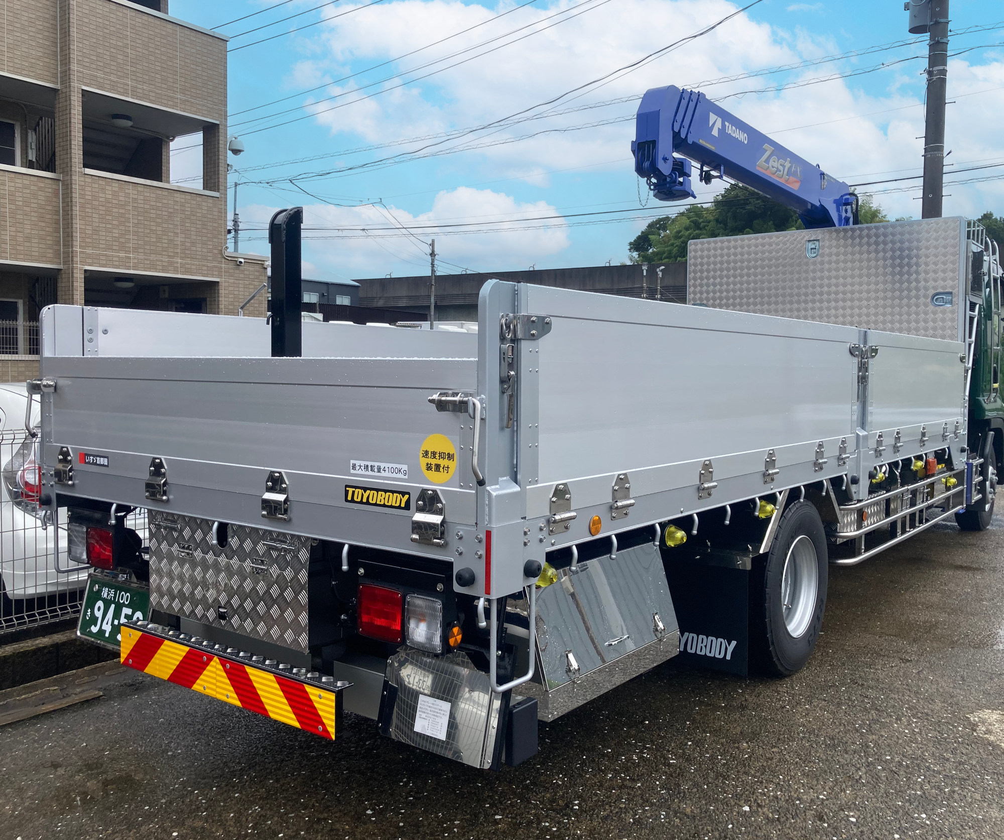 4tユニック（荷台・背面）